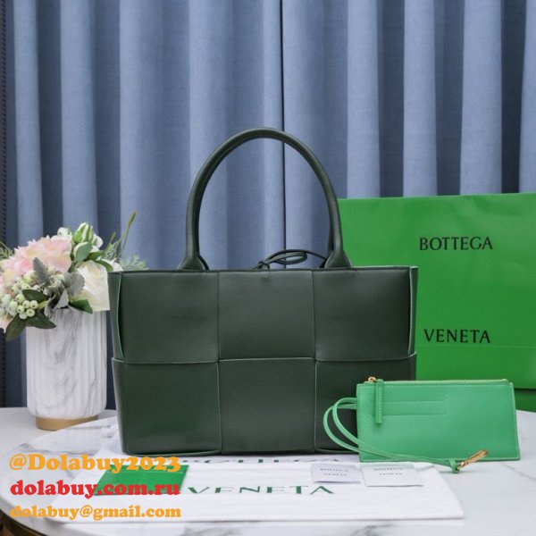 Luxury BOTTEGA VENETA Medium Arco Tote Bag 36CM