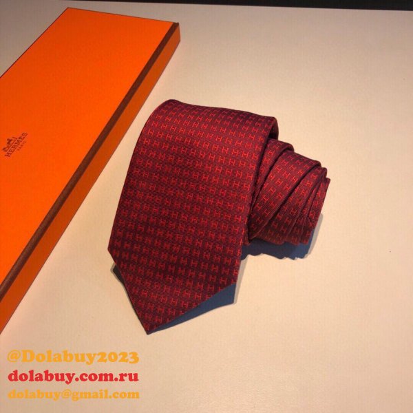 Hermes Faconnee H tie in hand-sewn silk